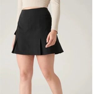 Athleta Endless High Rise cargo skort, black, size 12